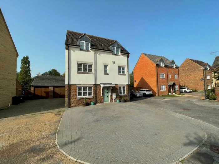 5 Bedroom Detached House To Rent In Goldhawk Road, Monkston Park, MK10