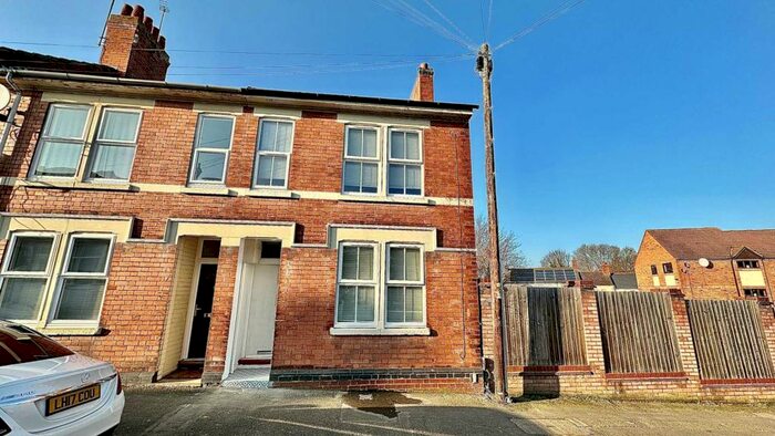 2 Bedroom End Of Terrace House To Rent In Station Road, Rushden, NN10