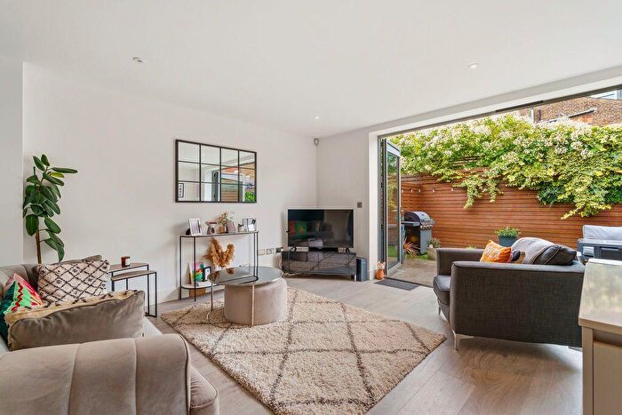 3 Bedroom Terraced House For Sale In Graveney Mews, Tooting, CR4