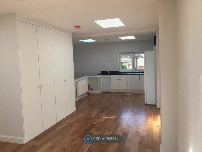 2 Bedroom Detached House To Rent In The Mews, London, E17