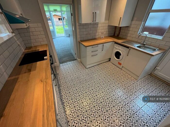 2 Bedroom Flat To Rent In Alexandra Ave, Luton, LU3