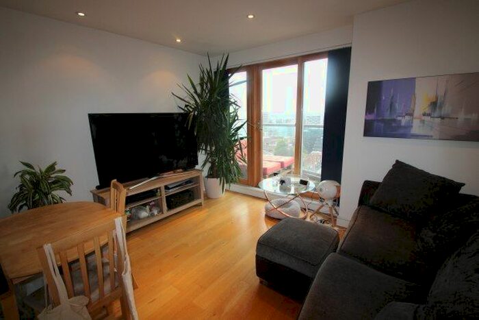 2 Bedroom Flat To Rent In Altyre Road, Croydon, CR0