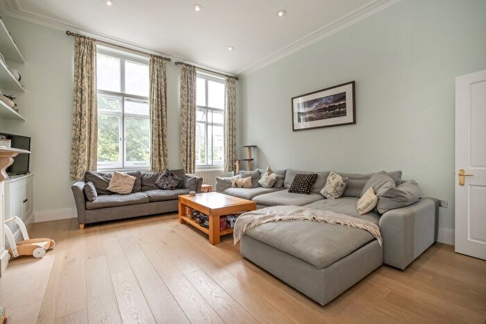 2 Bedroom Flat To Rent In Westbourne Terrace, London, W2