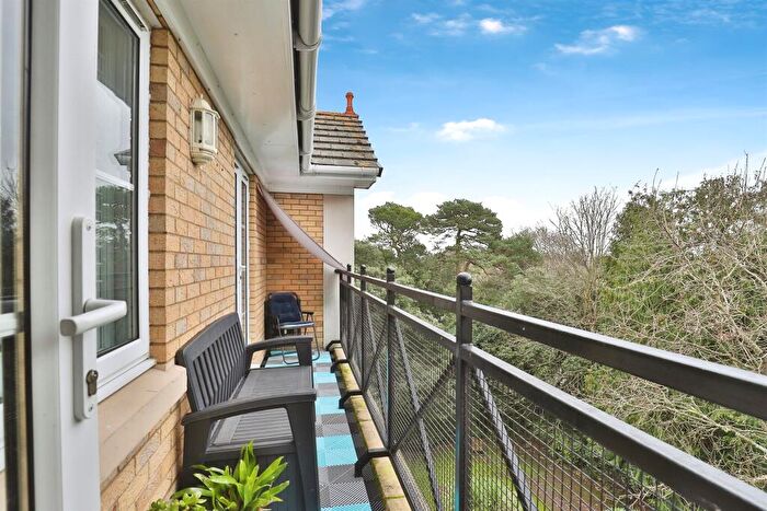 2 Bedroom Penthouse For Sale In Knyveton Road, Bournemouth, BH1