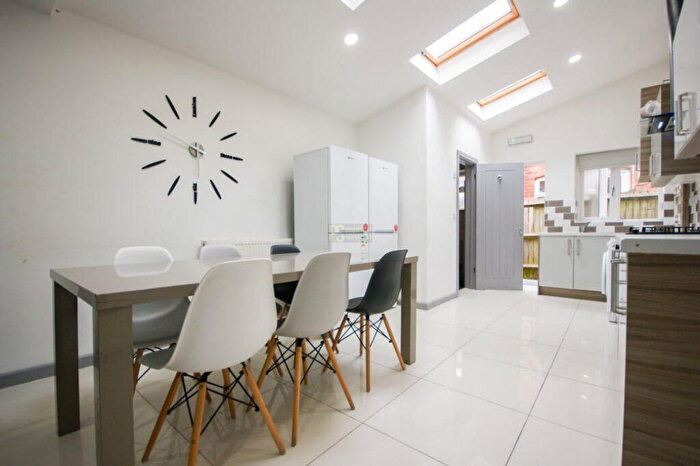 5 Bedroom Terraced House To Rent In Lime Avenue, Selly Oak, Birmingham, B29