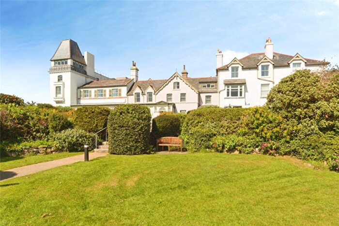 2 Bedroom Flat For Sale In Station Road, Deganwy, Conwy, LL31