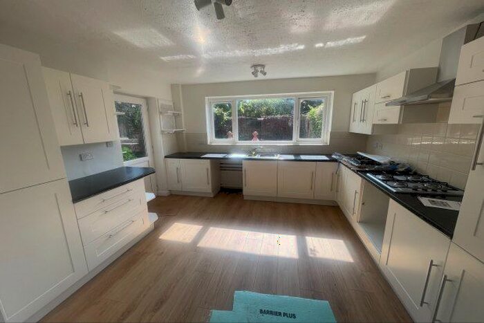 3 Bedroom Property To Rent In Cambria Road, Bae Colwyn, LL29