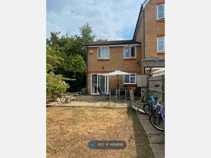 3 Bedroom Semi-Detached House To Rent In Punchard Crescent, Enfield, EN3