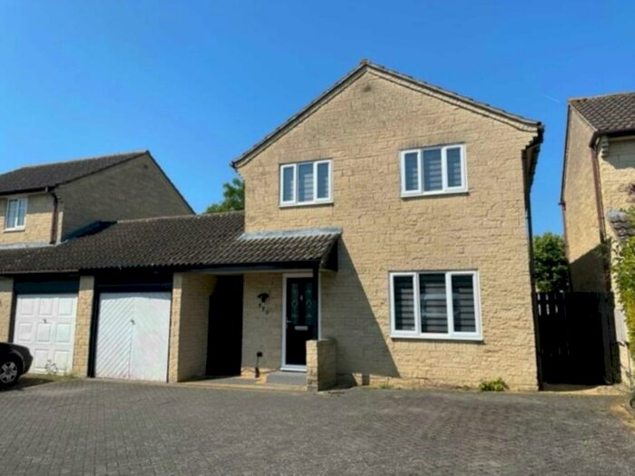 4 Bedroom Detached House To Rent In Thorney Leys, Witney, OX28