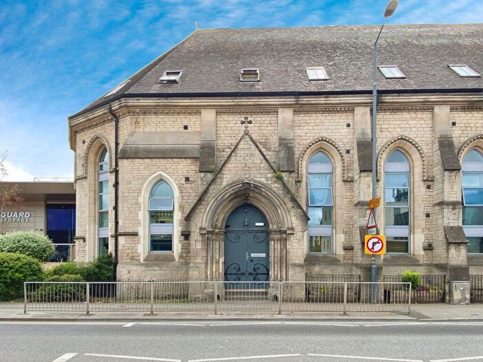 2 Bedroom Flat For Sale In Lower Bristol Road, Bath, BA2