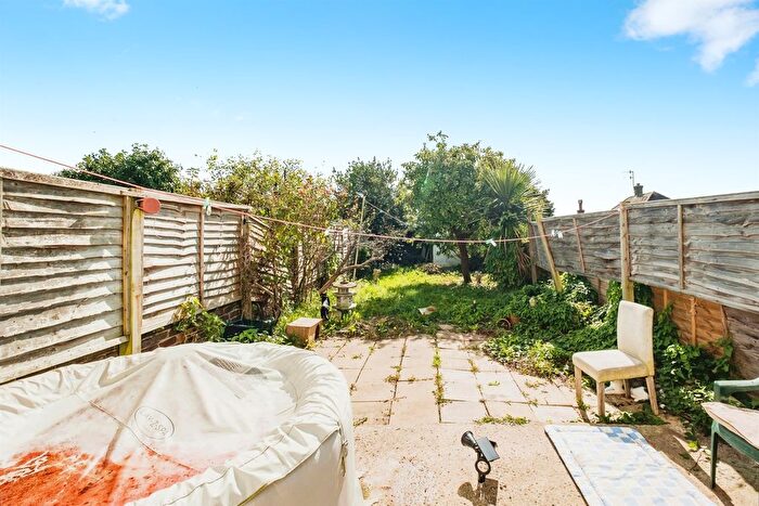 3 Bedroom Terraced House For Sale In Old Shoreham Road, Southwick, Brighton, BN42