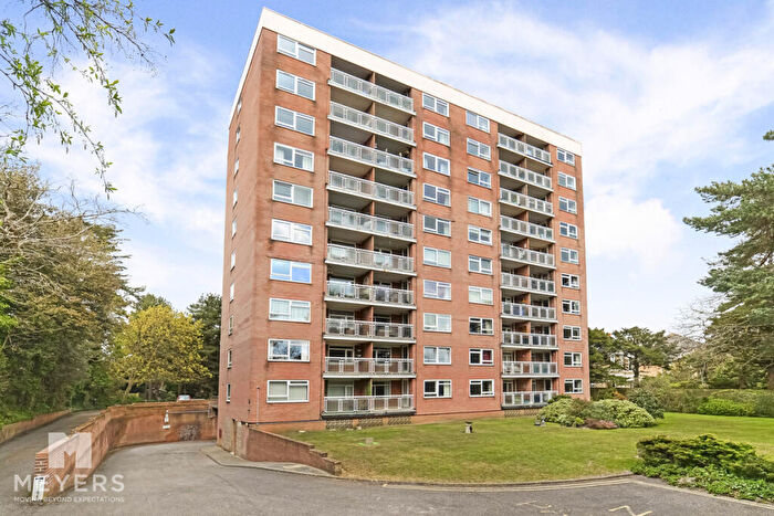 2 Bedroom Flat For Sale In Christchurch Road, Bournemouth, BH1