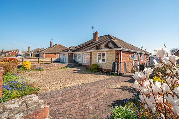 3 Bedroom Semi-Detached Bungalow For Sale In Chaucer Avenue, Andover, SP10