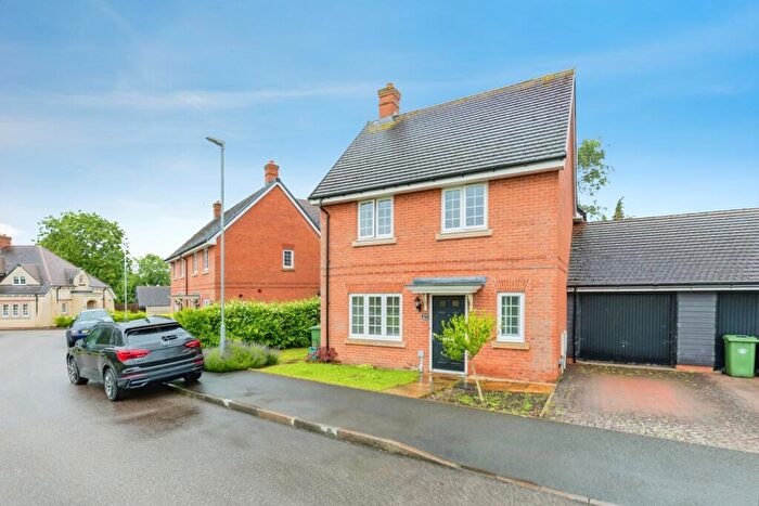 3 Bedroom Link Detached House For Sale In Marlow Green, Bishops Itchington, Southam, Warwickshire, CV47
