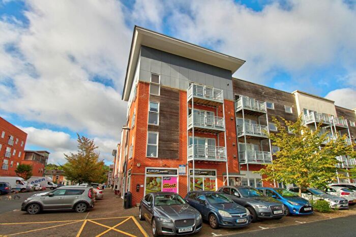 2 Bedroom Apartment For Sale In Compair Crescent, Ipswich, IP2