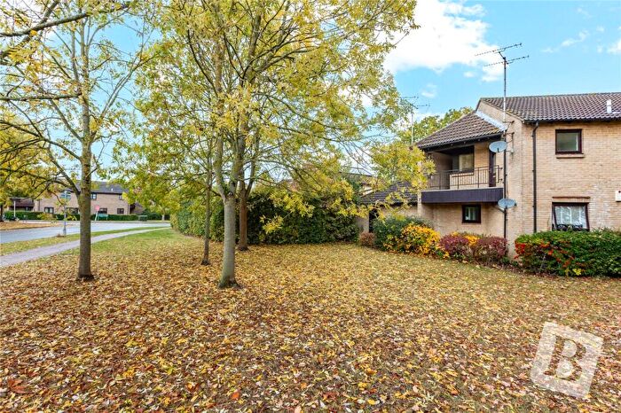 1 Bedroom Apartment For Sale In The Gallops, Langdon Hills, Basildon, Essex, SS16