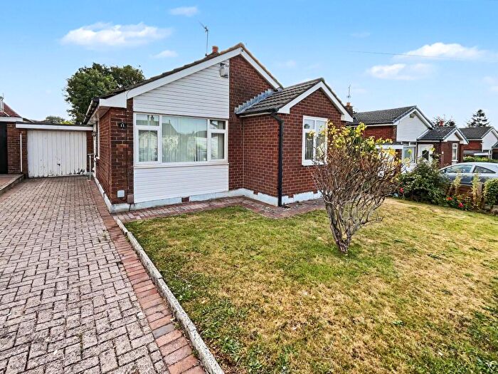 3 Bedroom Detached House For Sale In Kennedy Drive, Bury, BL9