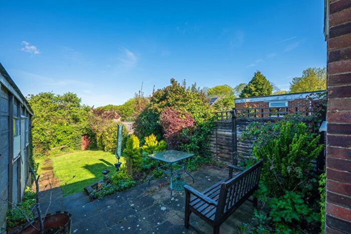 3 Bedroom Semi-detached House For Sale In Springfield Avenue, Swanley, Kent, BR8