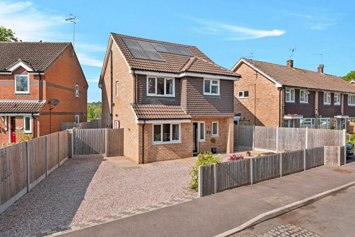 4 Bedroom Detached House For Sale In Thepps Close, South Nutfield, RH1