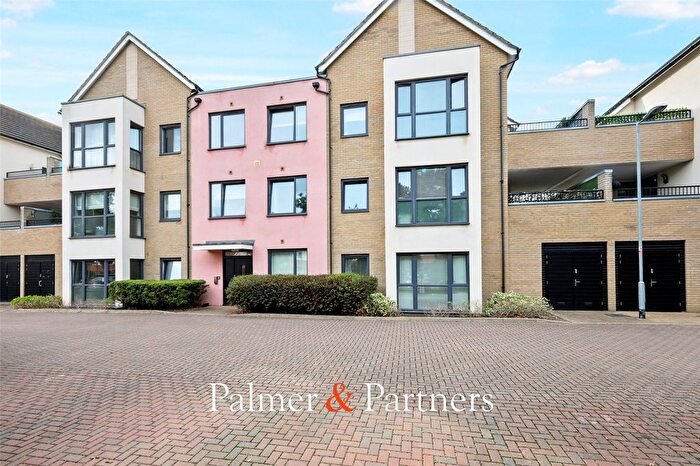 2 Bedroom Flat For Sale In Venture Chase, Mile End, Colchester, Essex, CO4