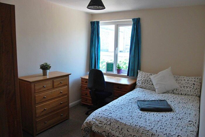 1 Bedroom Terraced House To Rent In Rooms Available - Bed Student Home - Headcorn Drive, Canterbury, CT2