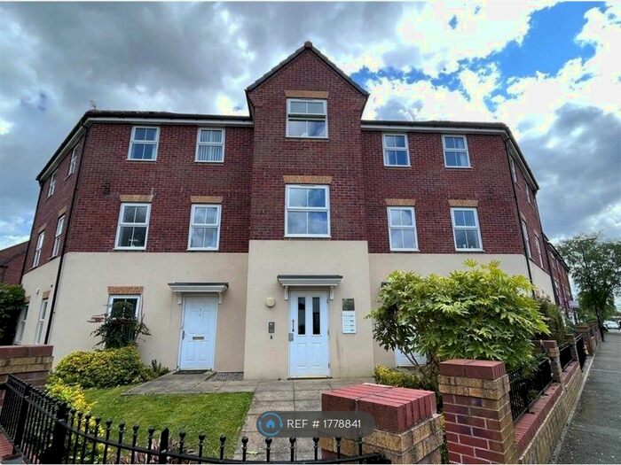 2 Bedroom Maisonette To Rent In Appleton Street, Manchester, M8