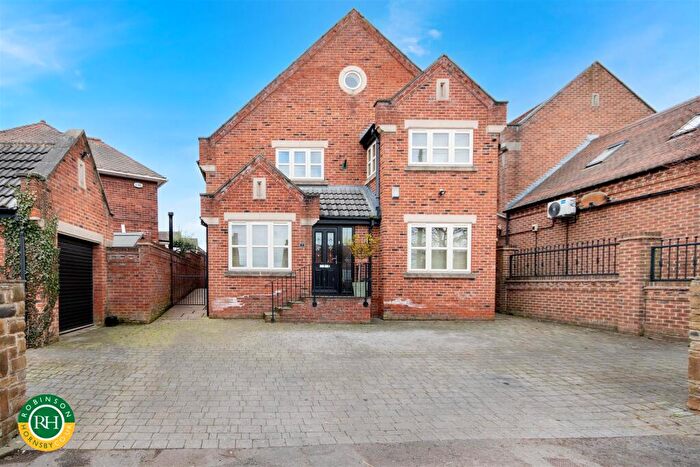 5 Bedroom Detached House For Sale In Doncaster Road, Braithwell, Rotherham, S66