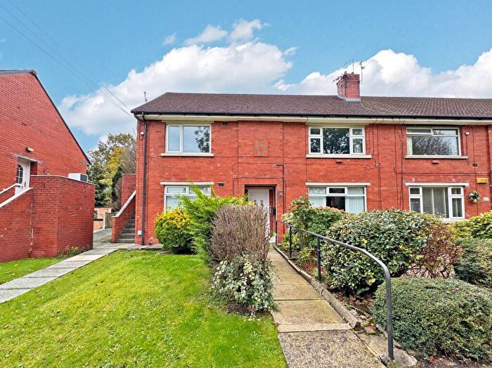 2 Bedroom Apartment For Sale In Derwent Drive, Oldham, OL2