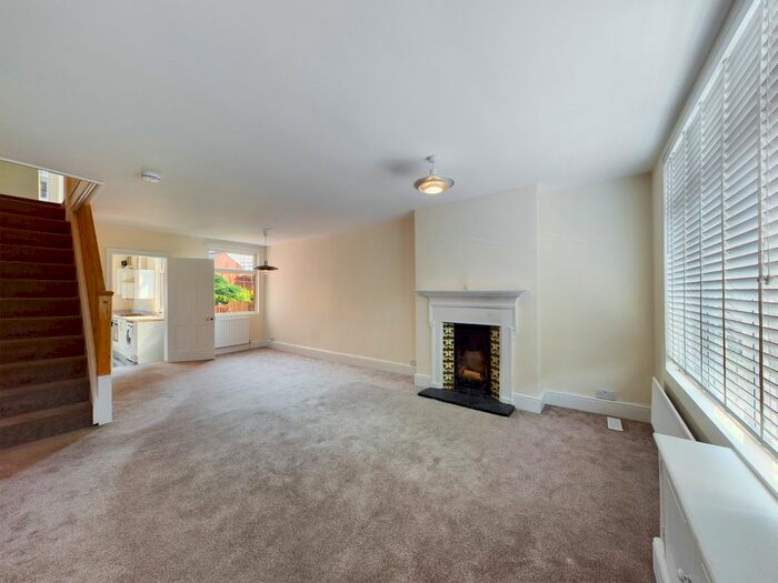 3 Bedroom End Of Terrace House To Rent In Albion Street, Kenilworth, CV8