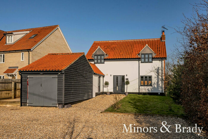 3 Bedroom Detached House For Sale In The Street, Caston, NR17