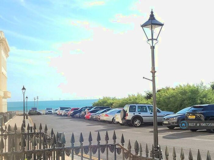 3 Bedroom Flat To Rent In Adelaide Crescent, Hove, BN3