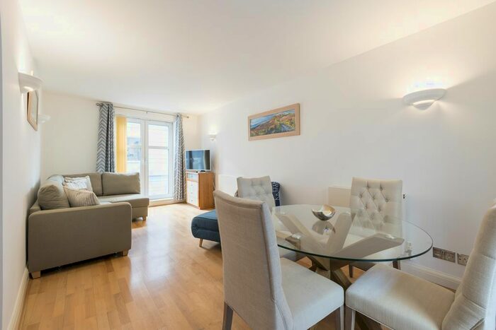 1 Bedroom Flat To Rent In New Globe Walk, London, London, SE1