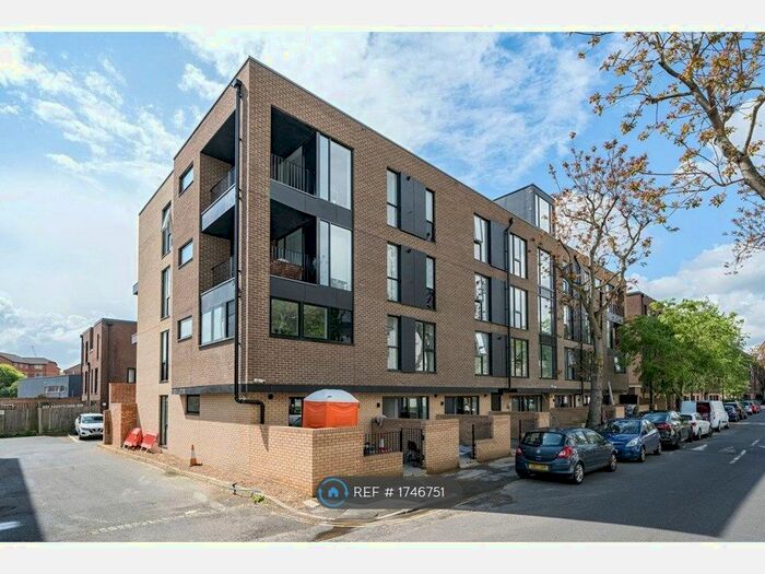 2 Bedroom Flat To Rent In Corelli Court, London, SE1