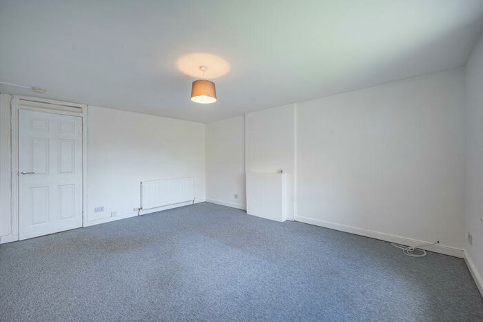2 Bedroom Flat For Sale In H Balmalloch Road, Kilsyth, G65