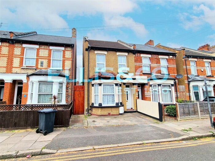 4 Bedroom Semi-Detached House To Rent In Angel Road, Harrow, HA1