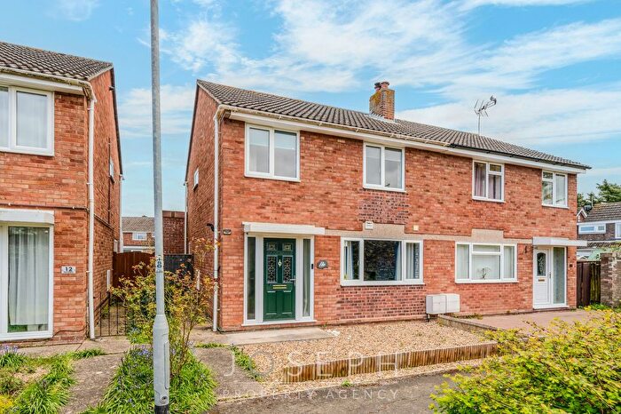 3 Bedroom Semi Detached House For Sale In Barnfield, Capel St. Mary, IP9