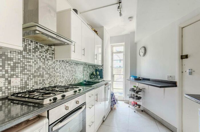 3 Bedroom Flat To Rent In Gloucester Place, Marylebone, London, NW1