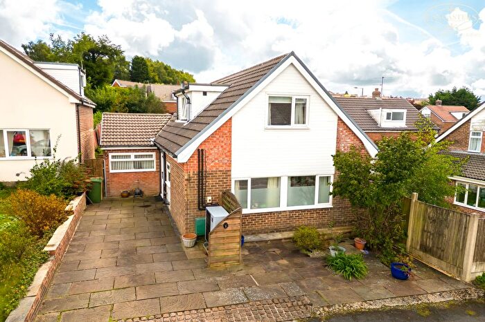 4 Bedroom Detached House For Sale In Malvern Close, Horwich, Bolton, BL6