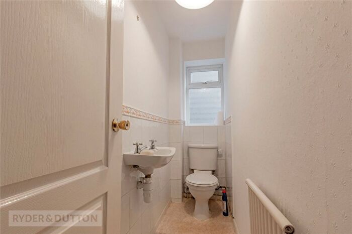 4 Bedroom Detached House For Sale In Sycamore Rise, Holmfirth, West Yorkshire, HD9