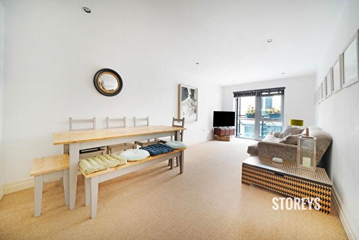 2 Bedroom Apartment To Rent In Hoxton Square, Shoreditch, London, N1