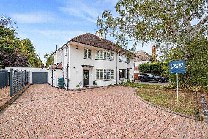 3 Bedroom Semi Detached House For Sale In The Grove, Sidcup, DA14