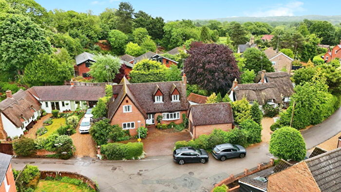 3 Bedroom Detached House For Sale In The Slade, Clophill, Bedford, MK45