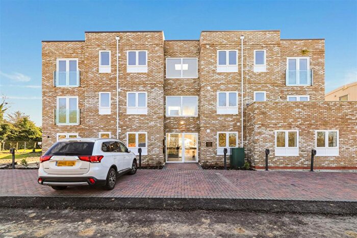 2 Bedroom Flat To Rent In St Neots Road, Hardwick, Cambridge, CB23