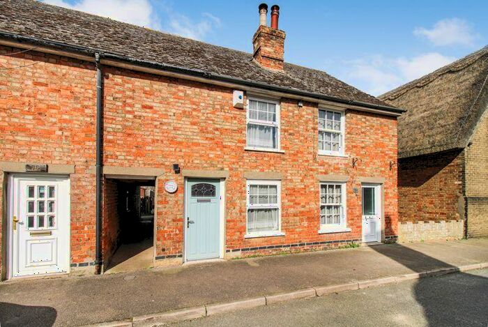2 Bedroom Cottage For Sale In Station Road, Tempsford, SG19