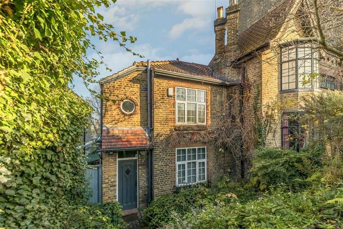 3 Bedroom Property To Rent In Westgrove Lane, London, SE10