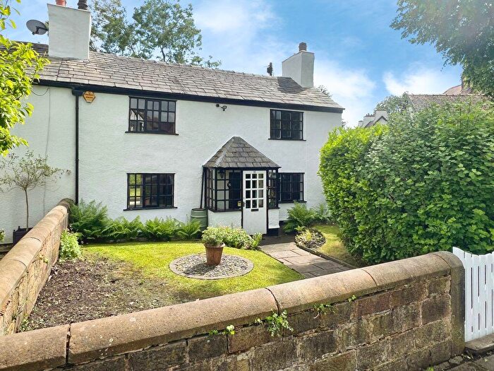 3 Bedroom Cottage For Sale In The Crescent, Worsley, Manchester, M28