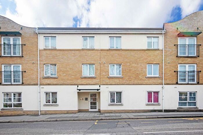 1 Bedroom Flat To Rent In Horn Lane, London, W3