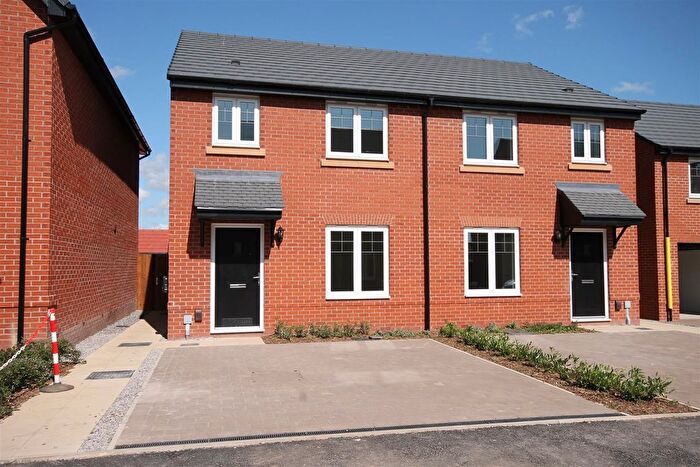 3 Bedroom Semi-Detached House To Rent In Halsnead Hall Close, Whiston, Knowsley, L35