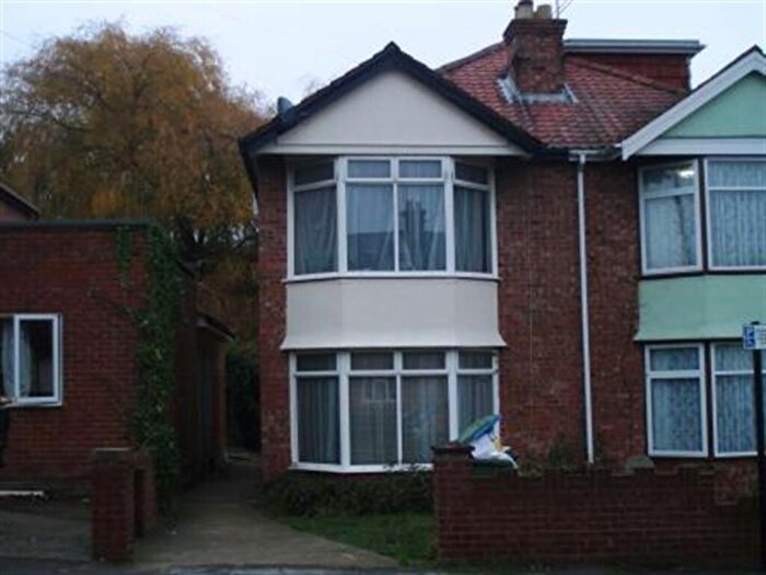 4 Bedroom House To Rent In Mayfield Road, Swaythling, Southampton, SO17