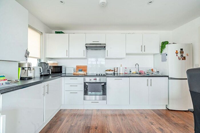 2 Bedroom Flat To Rent In Rayners Lane, Harrow, HA2